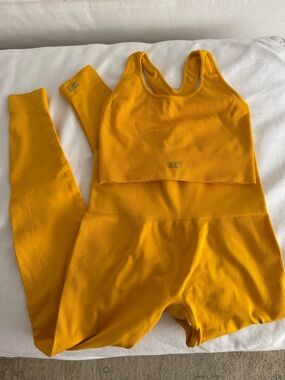 SET Active Yellow Seamless Set - Ribbed Sports Bra & High-Waist Leggings